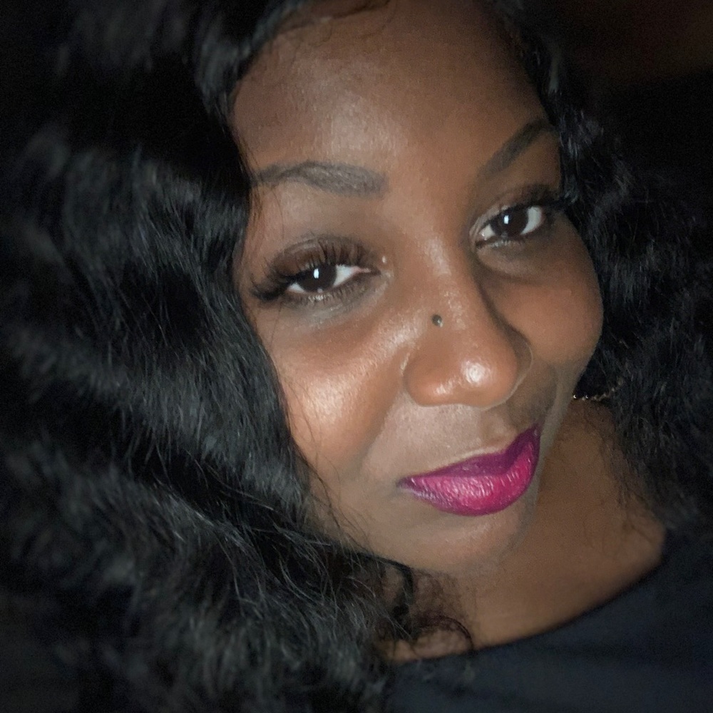 Meet your Posher, Laquana